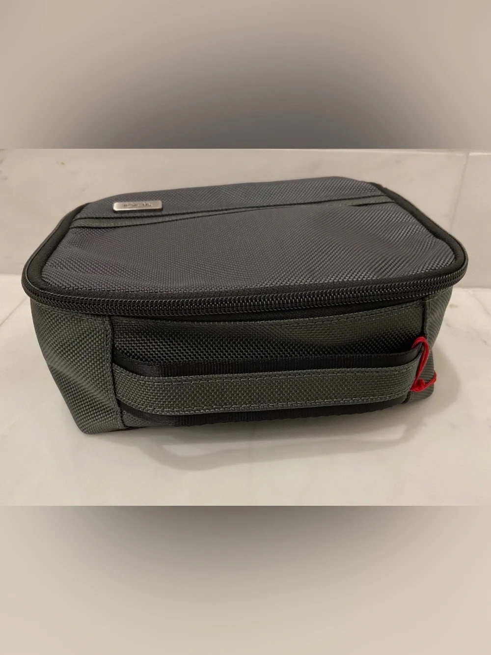 NEW TUMI Zippered CUBE TRAVEL POUCH - Cosmetic Bag - SEAL GRAY